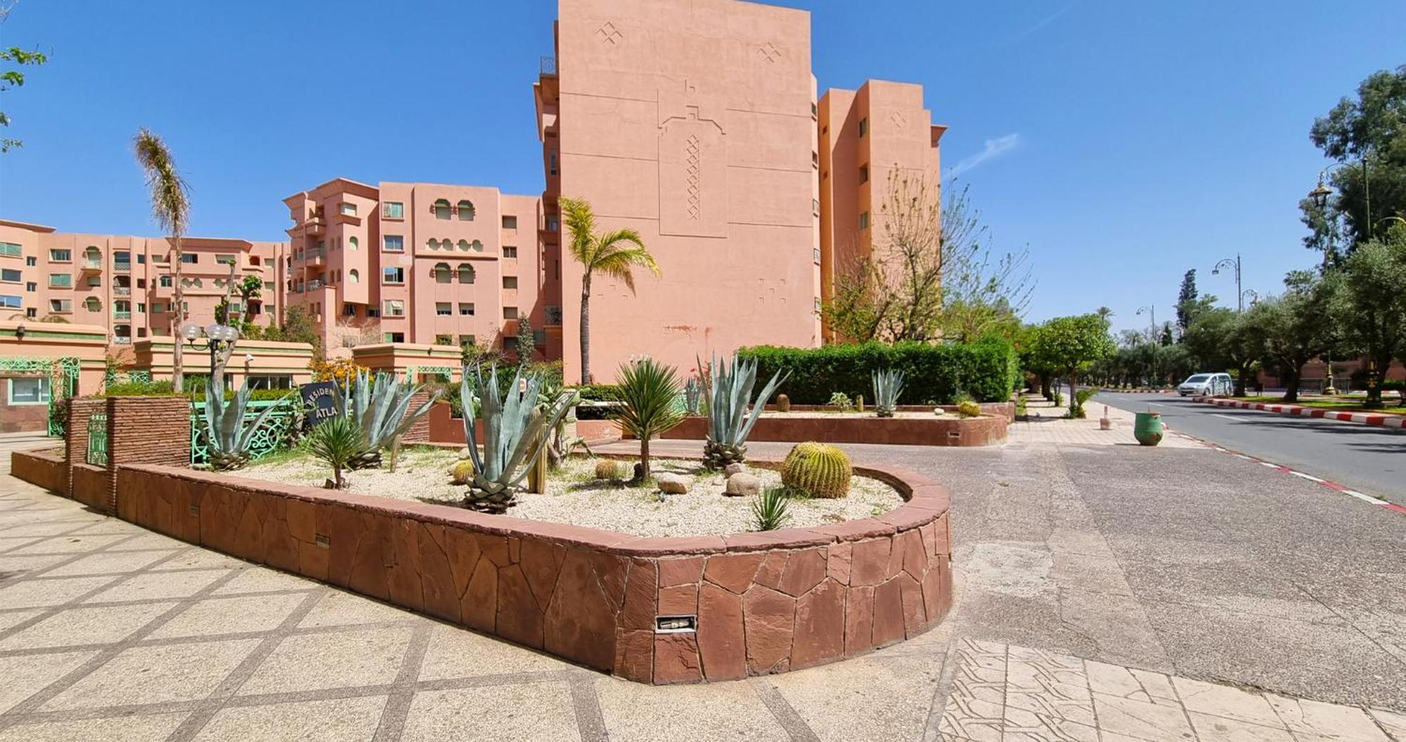 マラケシュCharming 2-Bed Oasis Pool Viewアパートメント エクステリア 写真