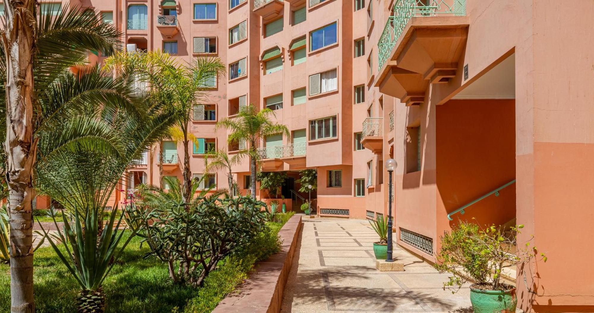 マラケシュCharming 2-Bed Oasis Pool Viewアパートメント エクステリア 写真